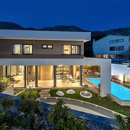 Stylish Aria With Pool, 100m To And Sea Villa *