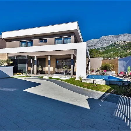Stylish Aria With Pool, 100m To And Sea Villa