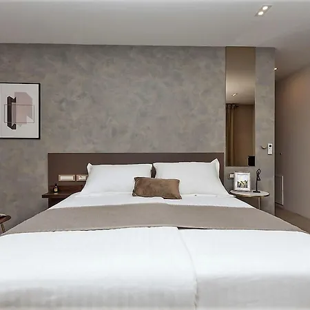 Stylish Aria With Pool, 100m To And Sea *